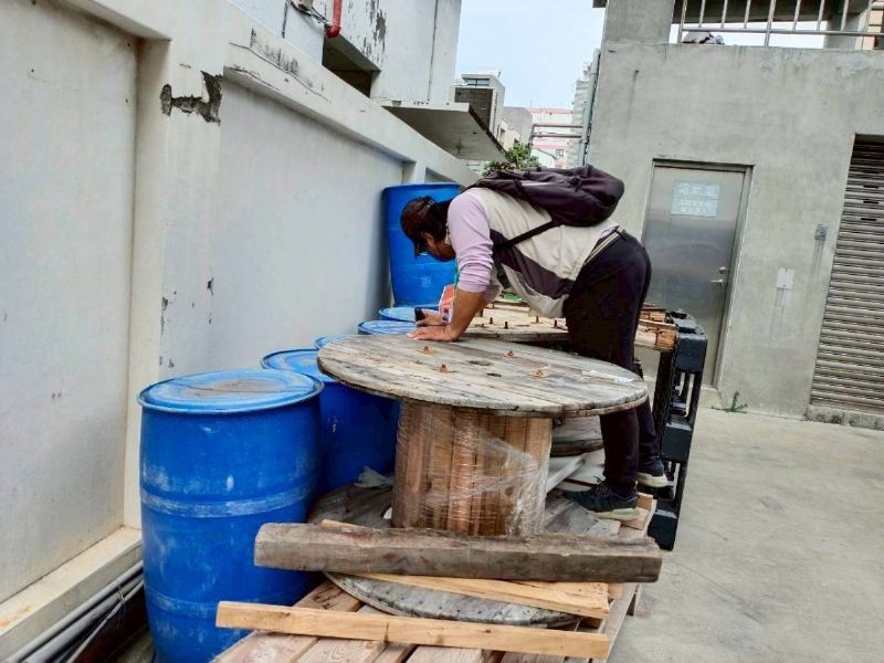 持續對本土病例居住地及工作地等區域加強孳生源清除及環境巡檢 持續對本土病例居住地及工作地等區域加強孳生源清除及環境巡檢